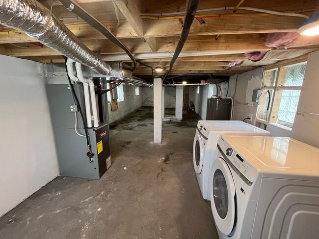 Building Photo - 4739 Essex Way