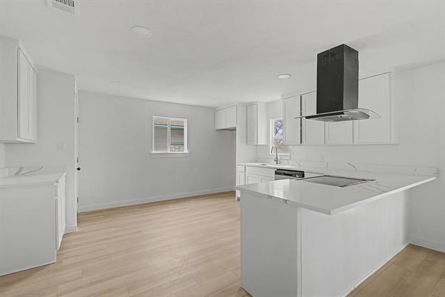 Building Photo - 1411 W Gandy St