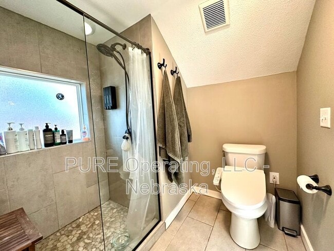 Building Photo - 5011 Miami St