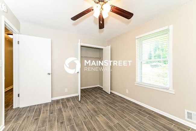Building Photo - 3 Bedroom Pet-Friendly Home in ELLENWOOD, GA with Main Street Renewal