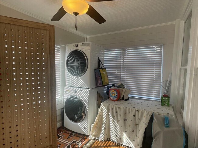 Building Photo - 2624 12th St N