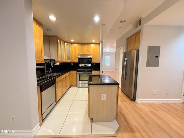 Building Photo - 96 N Craig Ave