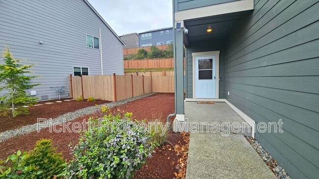 Building Photo - 6540 Yorktown Pl NE