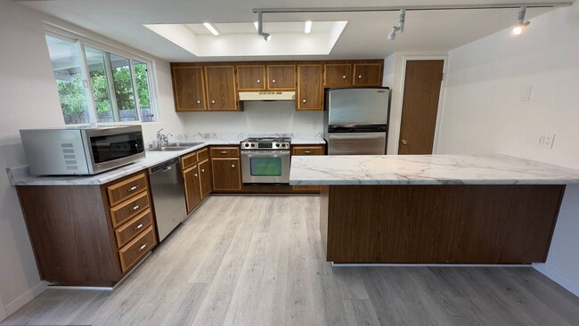 Building Photo - 13277 Anchor Village