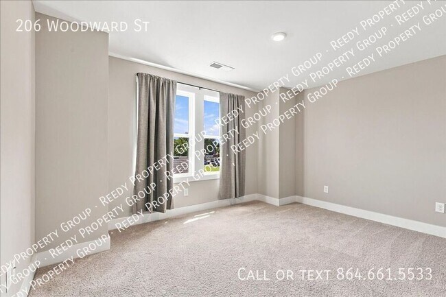 Building Photo - 206 Woodward St