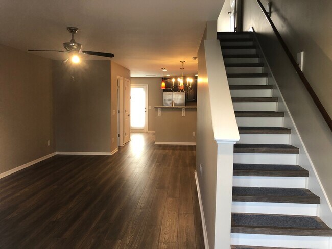 Building Photo - 121 Shadow Creek Cove