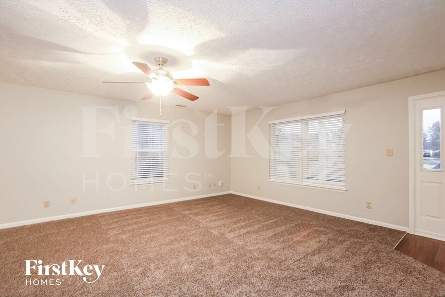 Building Photo - 16 Pondview Ct