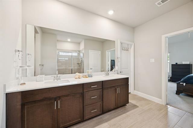 Building Photo - 200 Golden Harvest Dr