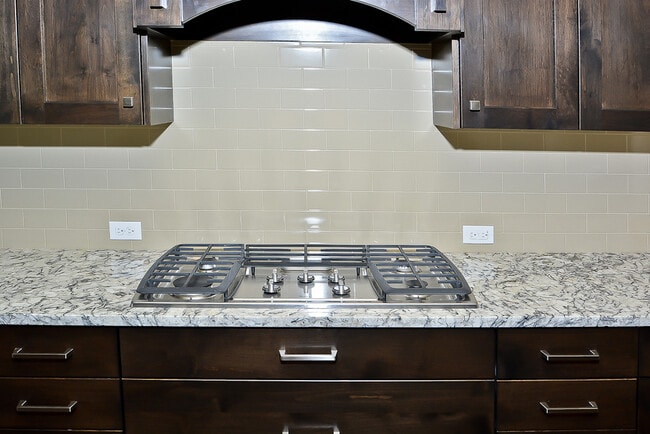 Building Photo - 4 Bedrooms 2.5 Bathrooms in Meridian