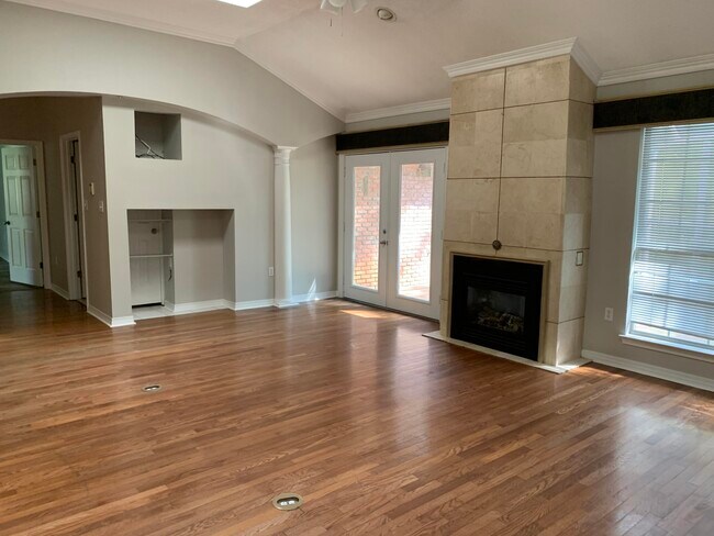 Building Photo - 307 Sand Myrtle Way