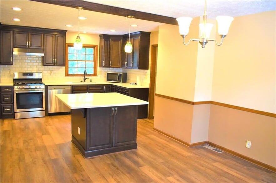 Building Photo - 2264 Post Oak Dr