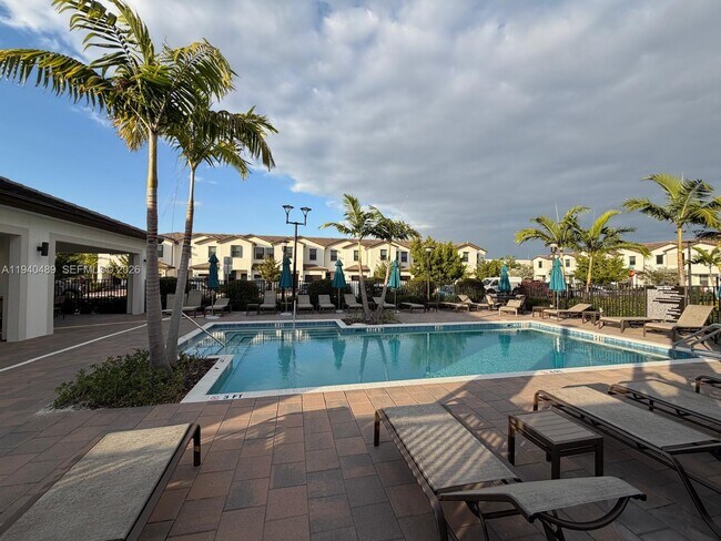 Building Photo - 286 SW 159th Dr