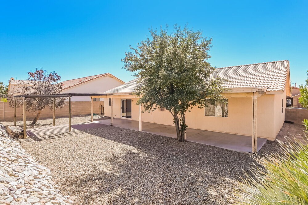 Building Photo - 9617 E Paseo Juan Tabo