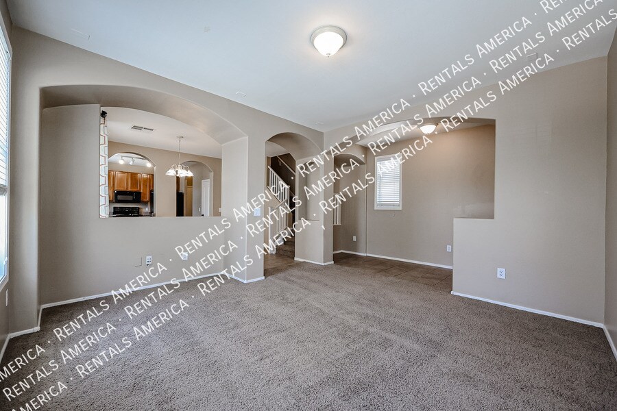 Building Photo - 3908 E Sabra Ln