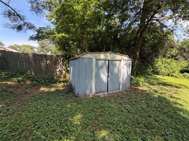 Building Photo - 8733 Mavis Pl