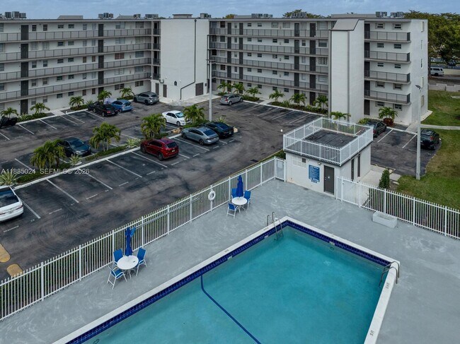 Building Photo - 14180 SW 84th St