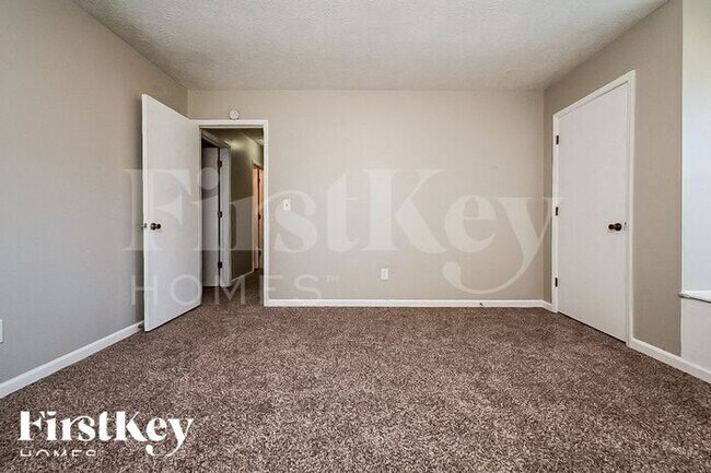 Building Photo - 765 Fieldstone Dr