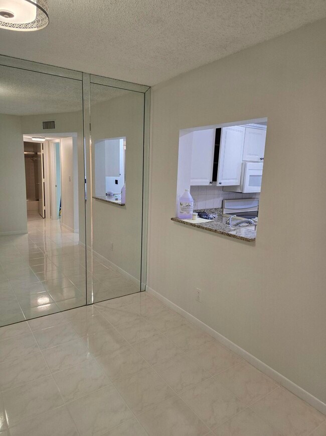 Building Photo - 9413 Boca Cove Cir