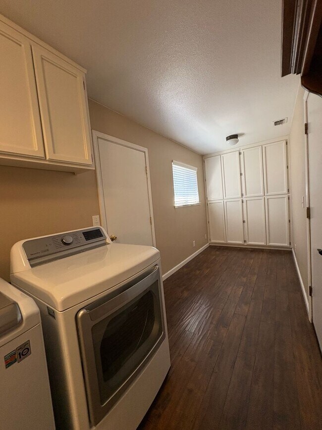 Building Photo - Your Private Escape – Charming Ranch-Style Home with Room to Breathe!