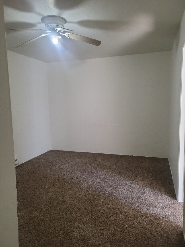 Building Photo - 420 14th St