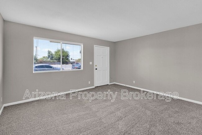 Building Photo - 3934 E Piccadilly Rd