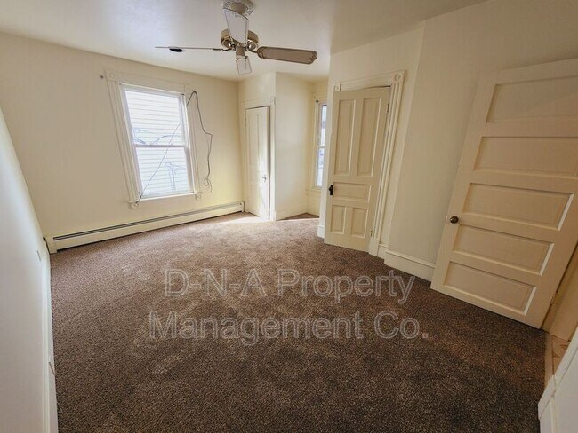 Building Photo - 503 Thomas St