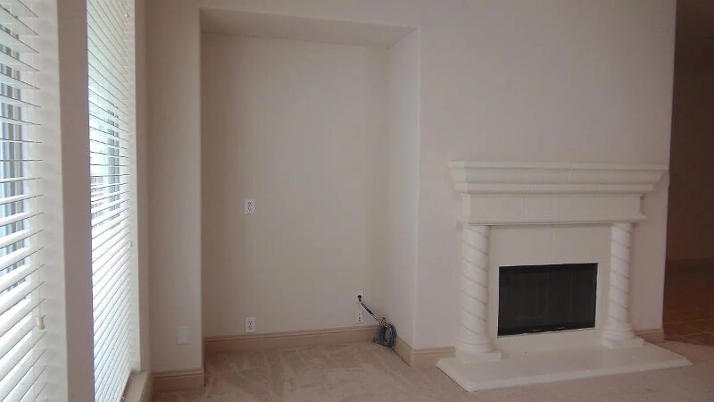 Building Photo - 6783 San Fernando