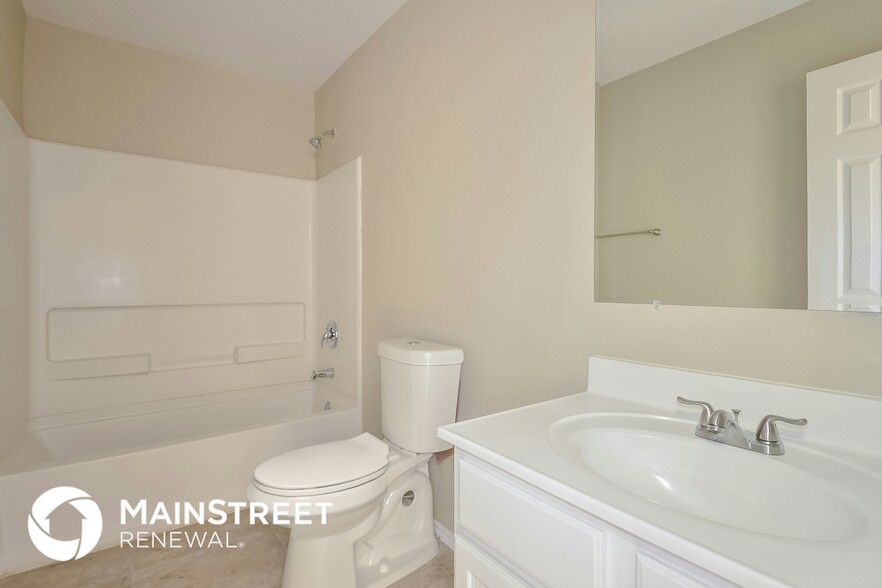 Building Photo - 9318 Maple Silver