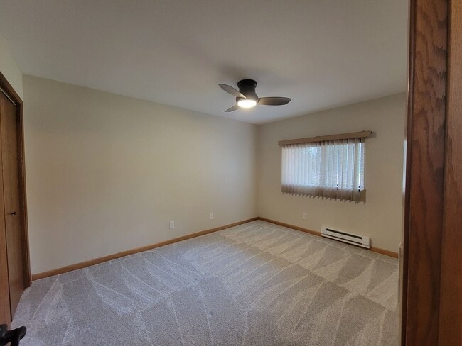 Building Photo - Hawthorne Home