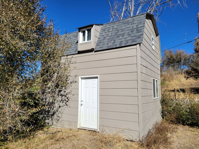 Building Photo - Newly Remodeled 3 Bedroom Ranch Available ...