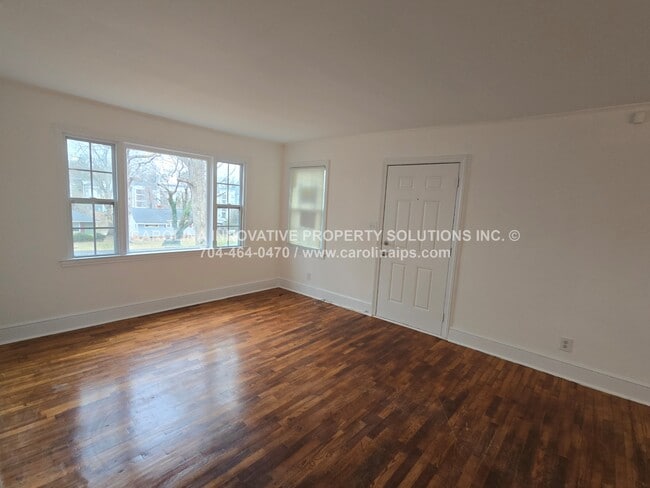 Building Photo - 2711 Beech Nut Rd