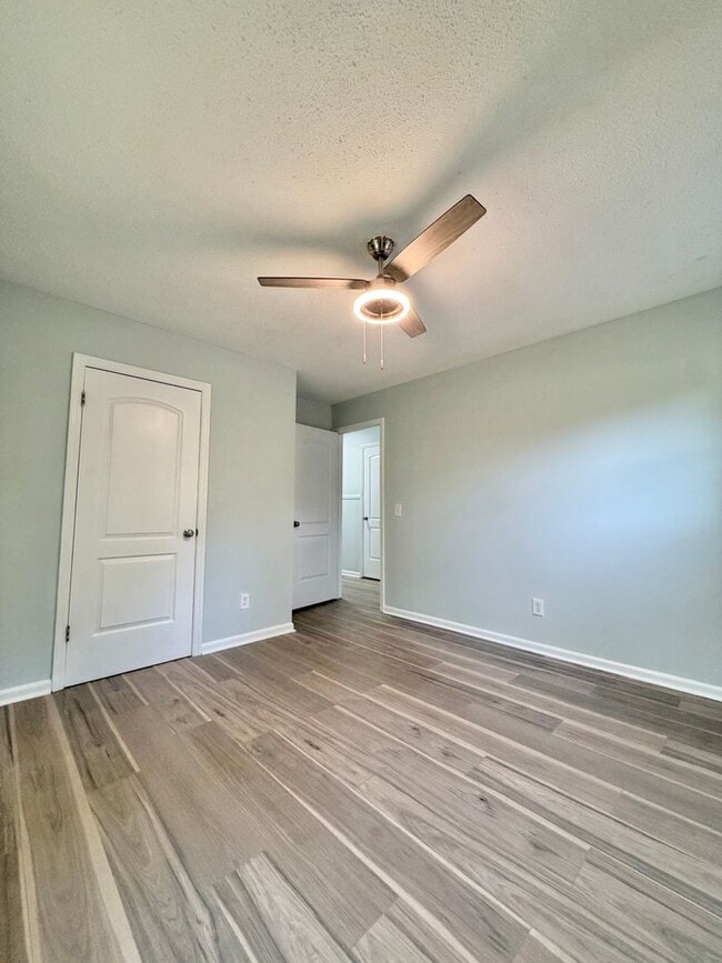 Building Photo - 3 Bedroom 1 Bath Home