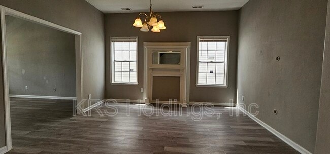 Building Photo - 827 Marshall Ave