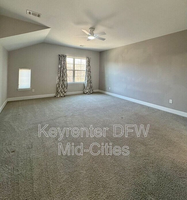 Building Photo - 6726 DeLeon St