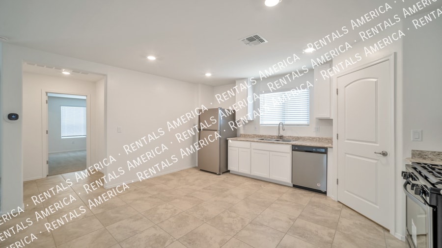 Building Photo - 7936 S Golden Bell Dr