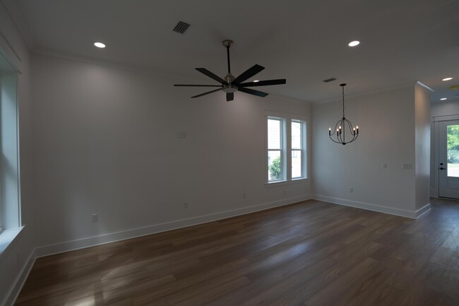 Building Photo - 120 Rearden Wy