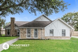 Building Photo - 1421 Pine Hill Dr