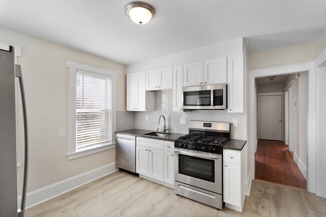 Building Photo - 52 Alpheus Rd