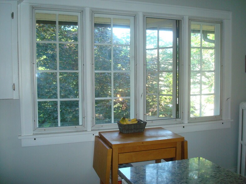 Building Photo - 457 Paris Ave SE