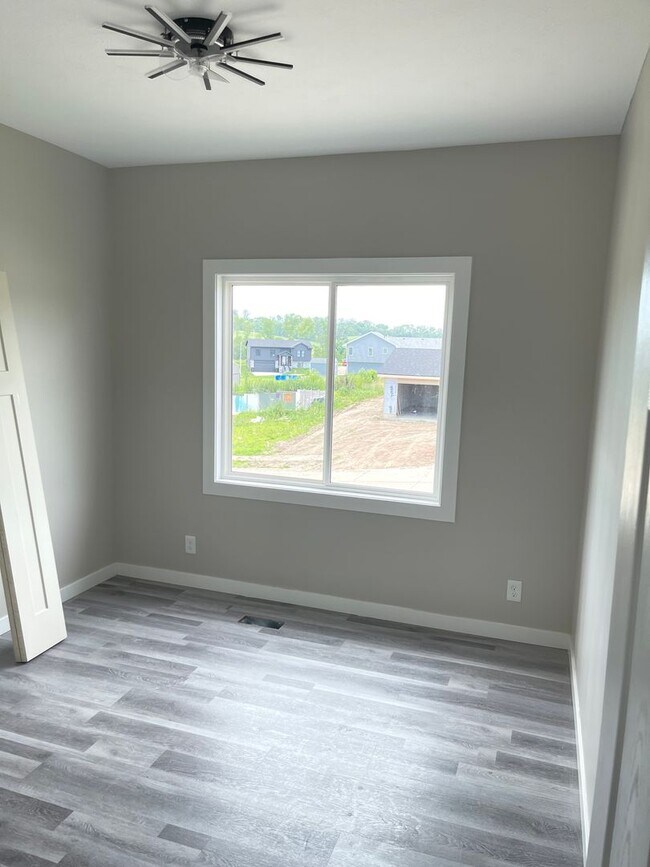 Building Photo - Newly rebuilt house in the heart of Elkhorn