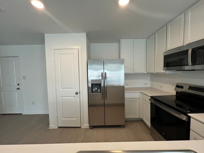 Building Photo - Great New Construction 3/2 Home In Waters Edge