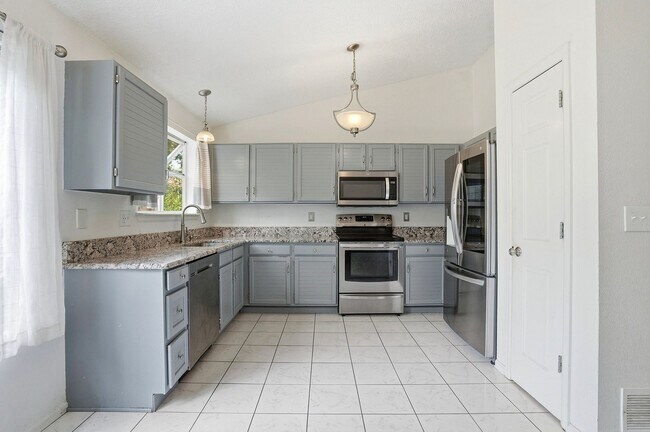Building Photo - 3304 W 127th Ave