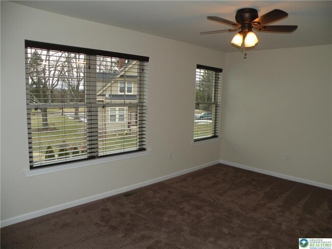 Building Photo - 607 Linden St