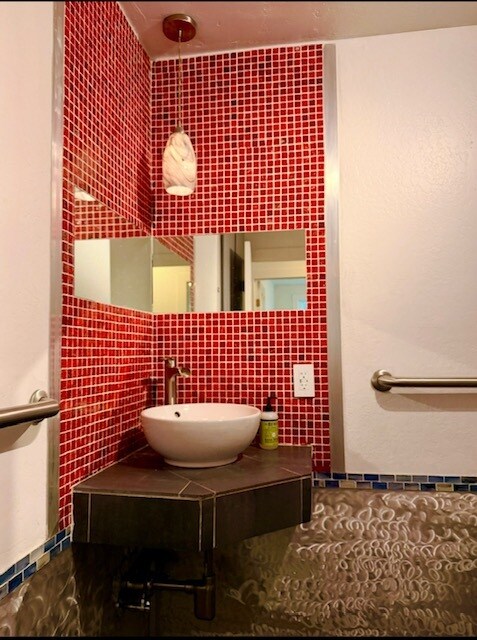Building Photo - 4500 Willow Cir