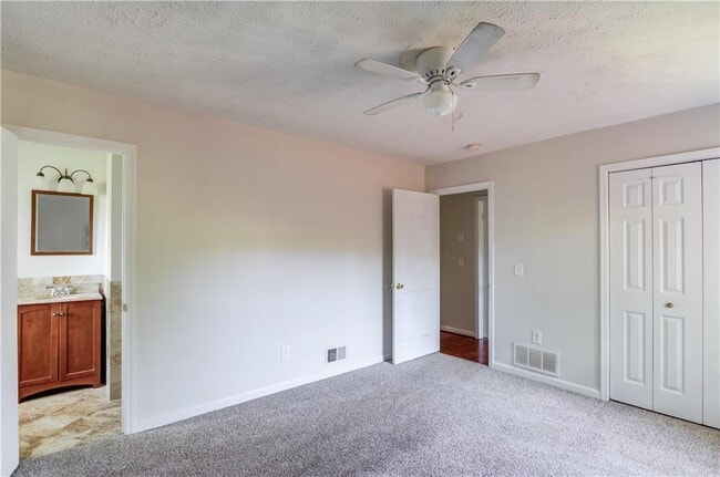 Building Photo - 4647 Candlewyck Way