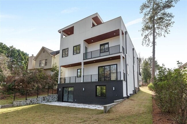 Building Photo - 2374 Logan Cir NE