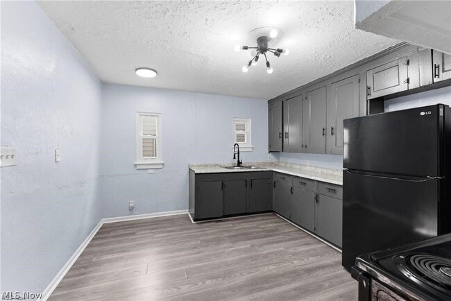 Building Photo - 876 Eloise Dr