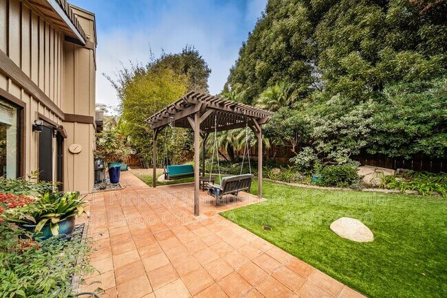 Building Photo - 2898 Woodridge Cir