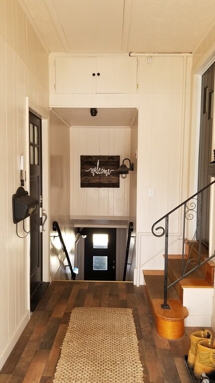 Building Photo - 302 Pleasant St