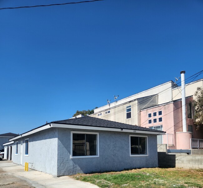 Building Photo - 1450 W 146th St